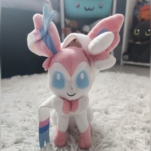2017 TOMY Pokémon Sylveon 9" Inch Sitting Plush Stuffed